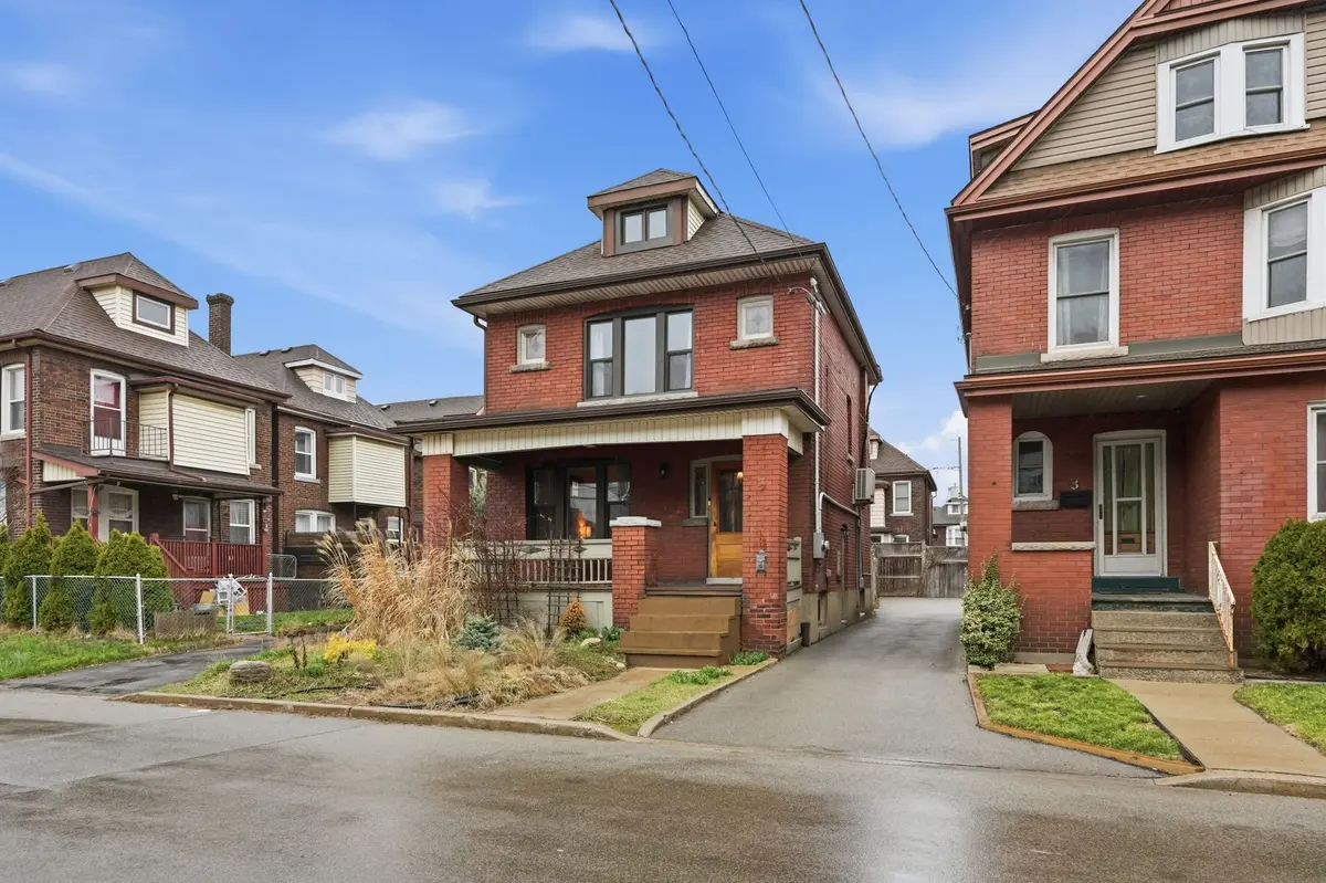 1 Rutherford AVE, Hamilton, ON L8M 1Y3