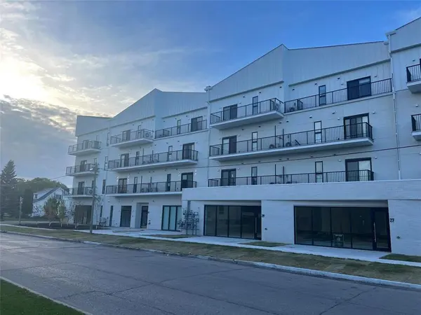 27 Riel AVE, Winnipeg, MB R2M 2M4