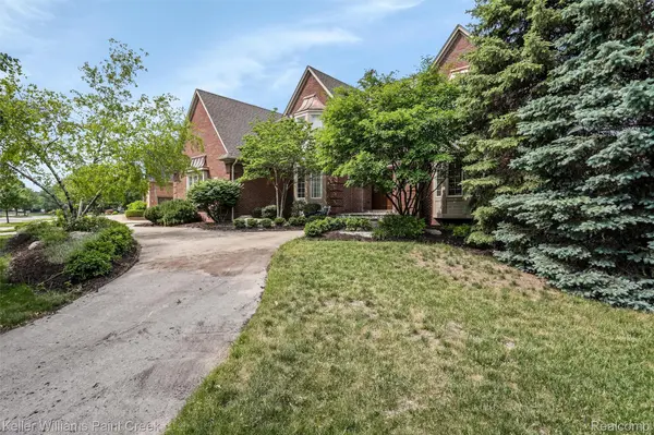 3122 Hedgewood LN, Rochester Hills, MI 48309