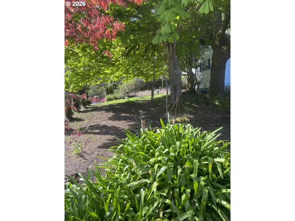 63416 RAILROAD RD, Coos Bay, OR 97420