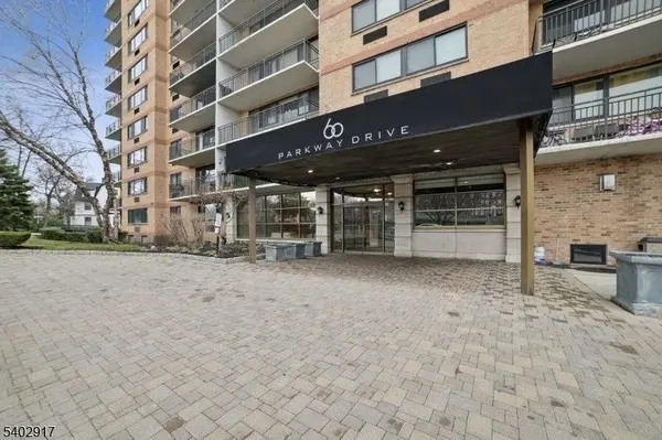 60 Parkway Dr #10G, East Orange City, NJ 07017