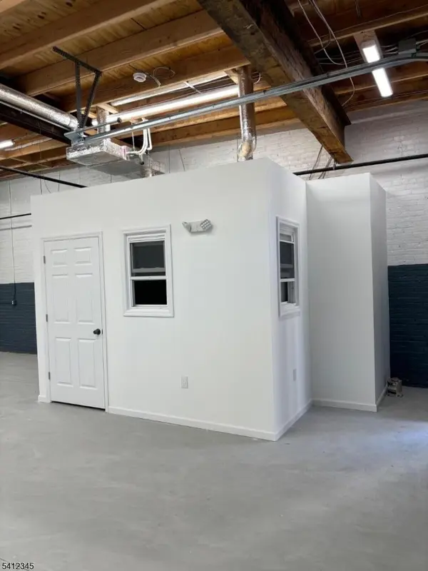 67 Woodside Pl, Newark City, NJ 07104