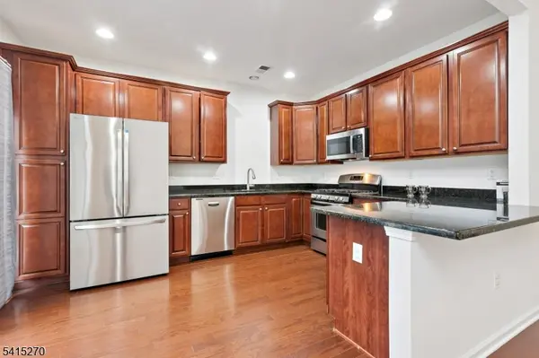 2421 Canterbury Ln, North Brunswick Twp., NJ 08902