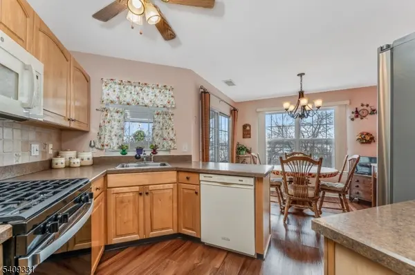 216 Bald Eagle Dr, Lopatcong Twp., NJ 08886