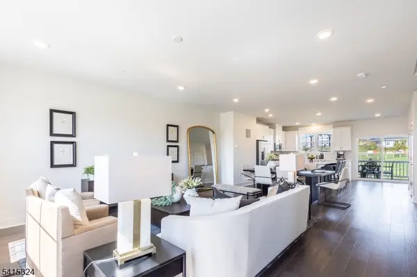 79 Eastwood Ter #79, East Hanover Twp., NJ 07936