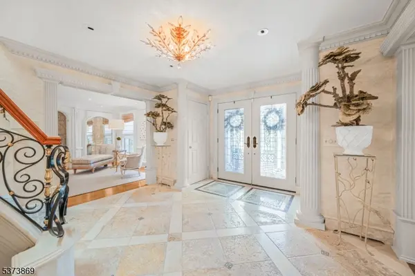 22 Fawn Dr, Montville Twp., NJ 07045