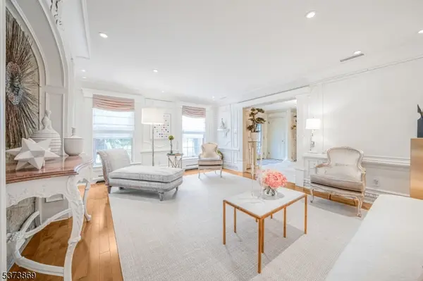 22 Fawn Dr, Montville Twp., NJ 07045