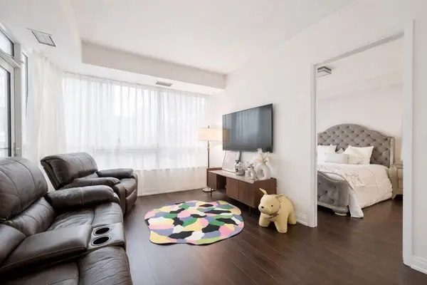 2 Anndale DR #402, Toronto C14, ON M2N 0G5