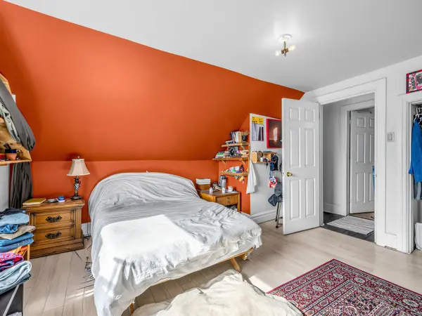 282-284 Dupont ST, Toronto C02, ON M5R 1V9