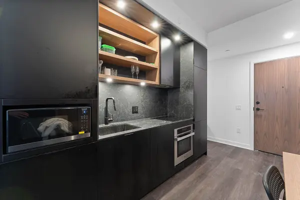 55 Charles ST E #3708, Toronto C08, ON M4Y 0J1