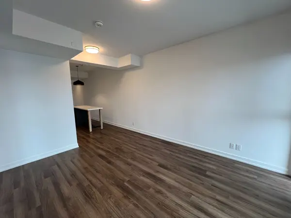 555 COLLEGE ST #601, Toronto C01, ON M4G 0B1