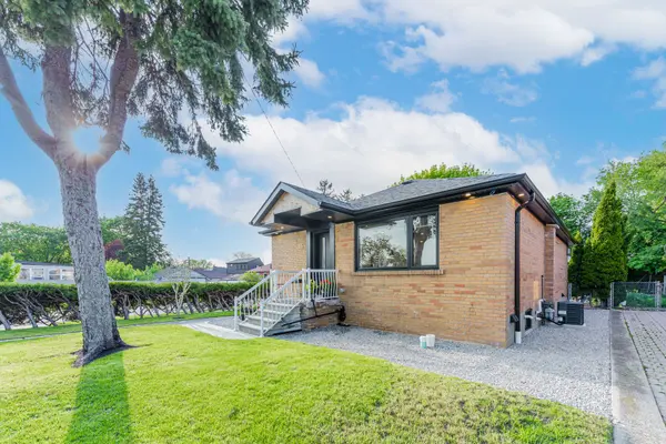 16 Boem AVE, Toronto E04, ON M1R 3T1