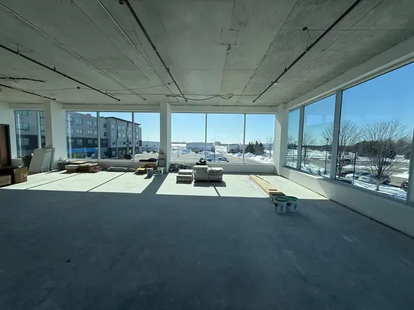 481 Taunton RD W #201, Oshawa, ON L1H 7K4