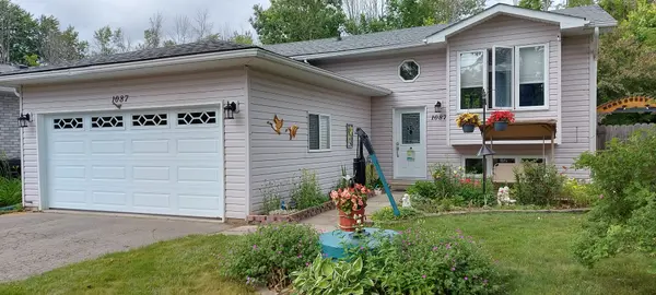 1087 Arnold ST, Innisfil, ON L0L 1W0