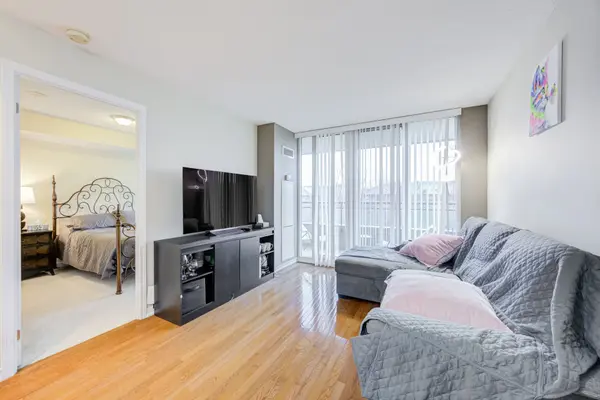 310 Red Maple RD #201, Richmond Hill, ON L4C 0T7