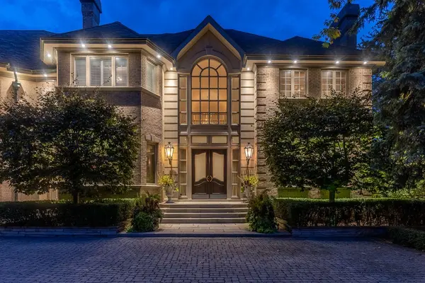 48 Old Park LN, Richmond Hill, ON L4B 2L3