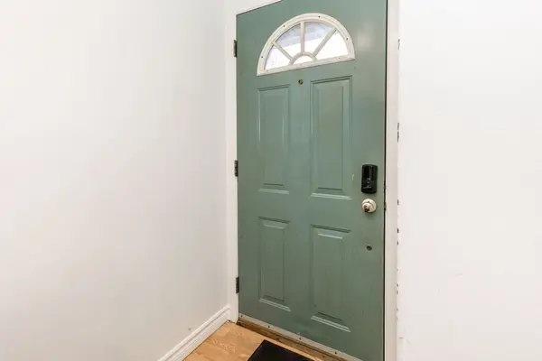 34 Kipling PL, Barrie, ON L4N 4W1