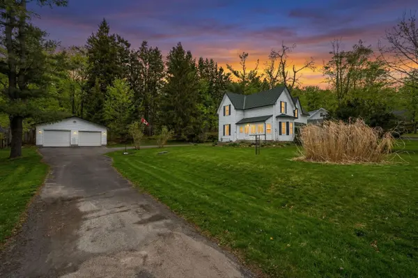 90 Doran RD, Springwater, ON L9X 0L5