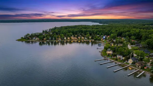 220 Robins Point RD, Tay, ON L0K 2A0