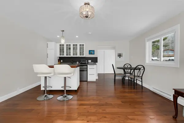 220 Robins Point RD, Tay, ON L0K 2A0