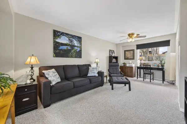 99 Bishop DR, Barrie, ON L4N 7P4