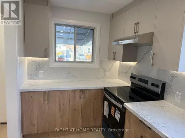 156 Westside DR #MAIN, Oakville, ON L6K 1P3