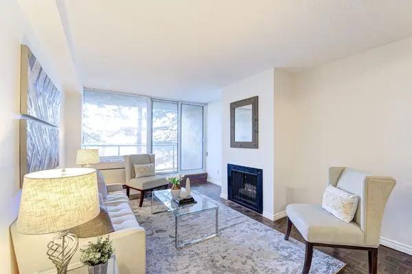 20 Speers RD #304, Oakville, ON L6K 3R5