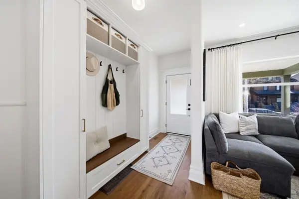 98 Galley AVE, Toronto W01, ON M6R 1H1