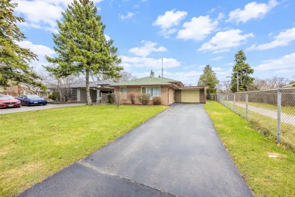 327 The West WAY, Toronto W09, ON M9R 1H1