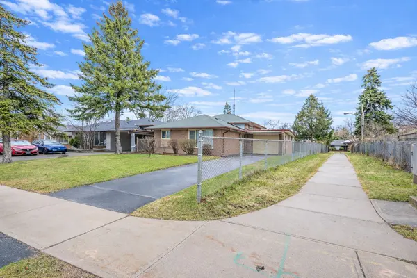 327 The West WAY, Toronto W09, ON M9R 1H1