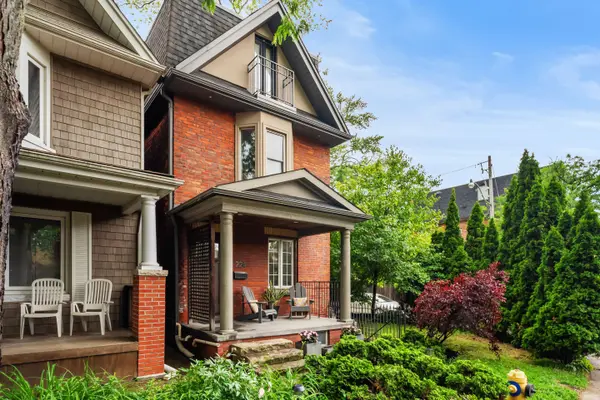 224 Gilmour AVE, Toronto W02, ON M6P 3B4