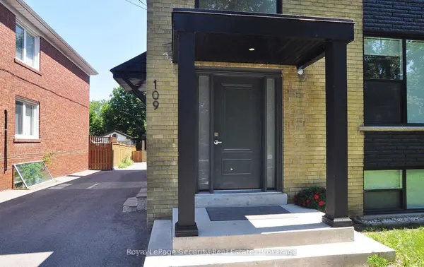 109 Stephen DR #2, Toronto W07, ON M8Y 3M8
