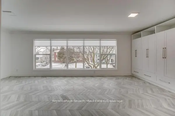 109 Stephen DR #2, Toronto W07, ON M8Y 3M8