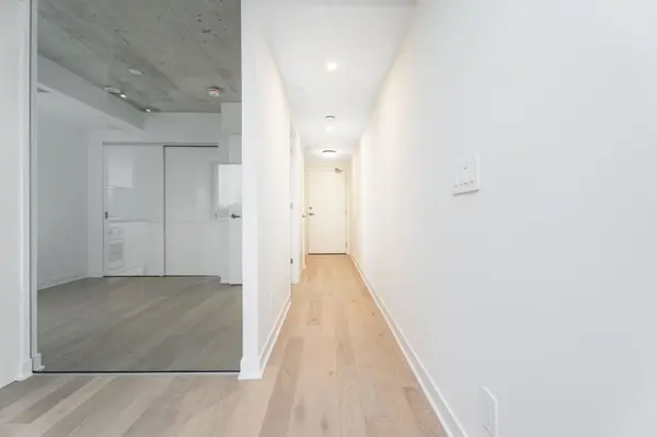 2720 Dundas ST W #413, Toronto W02, ON M6P 1Y2