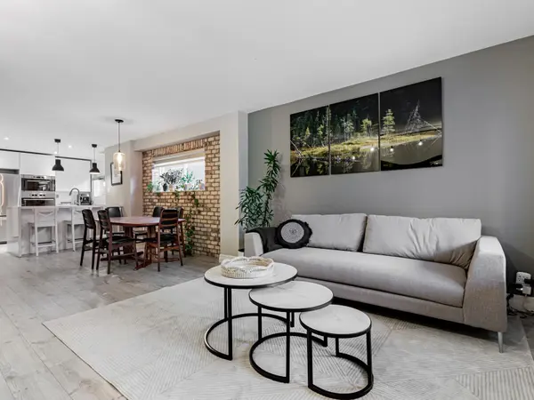 125 Kane AVE, Toronto W03, ON M6M 3N1