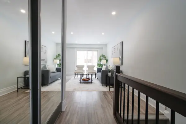 1532 Lancaster DR #41, Oakville, ON L6H 2Z3