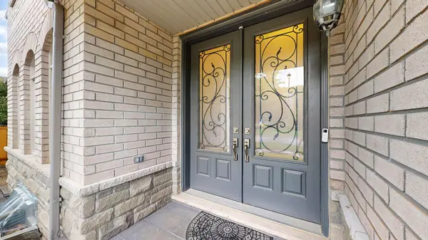 43 McCandless CT, Caledon, ON L7C 3R6