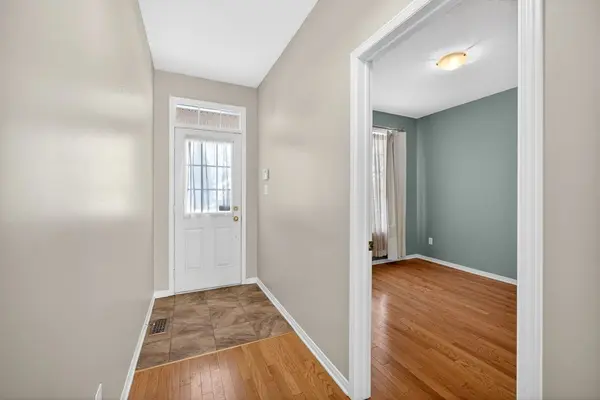 215 Cairnsmore CIR, Barrhaven, ON K2J 0G5