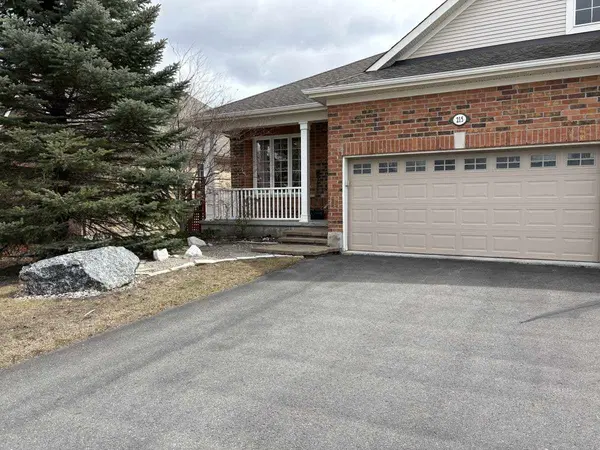 215 Cairnsmore CIR, Barrhaven, ON K2J 0G5