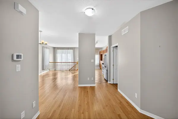 215 Cairnsmore CIR, Barrhaven, ON K2J 0G5