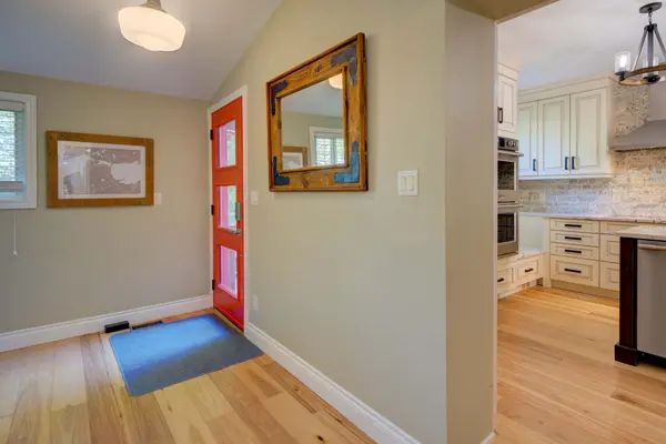 6 Spring ST, Westport, ON K0G 1X0