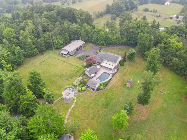 2738 Moyer ST, Pelham, ON L0S 1C0