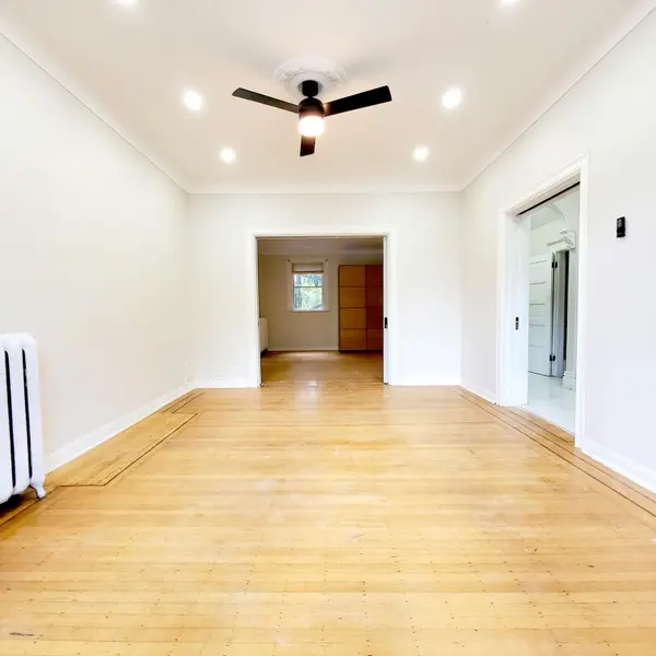 116 Fairholt RD S #2, Hamilton, ON L8M 2T7