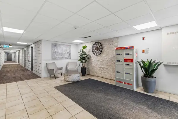 746 Fanshawe Park RD #401, London North, ON N5X 2M5