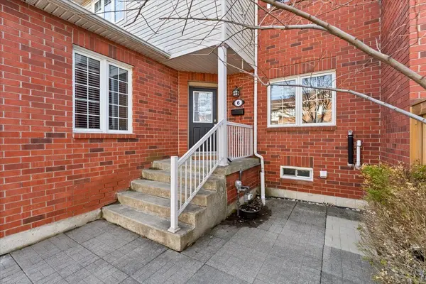 100 Beddoe DR #6, Hamilton, ON L8P 4Z2