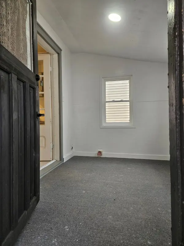 230-230A CARLETON ST W, Cornwall, ON K6H 4X4