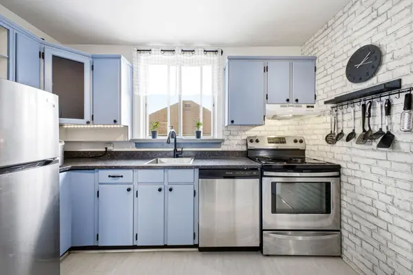 1223 Erie AVE, Hunt Club - South Keys And Area, ON K1V 6G5