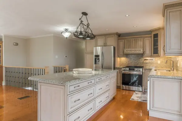 1247 Gail Park DR, Selwyn, ON K0L 1T0