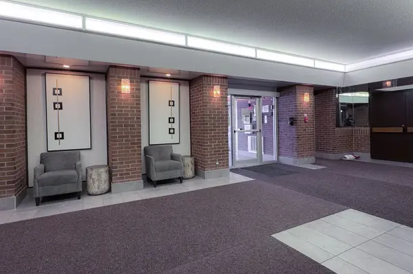 1380 Prince Of Wales DR #802, Mooneys Bay - Carleton Heights And Area, ON K2C 3N5