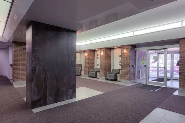 1380 Prince Of Wales DR #802, Mooneys Bay - Carleton Heights And Area, ON K2C 3N5